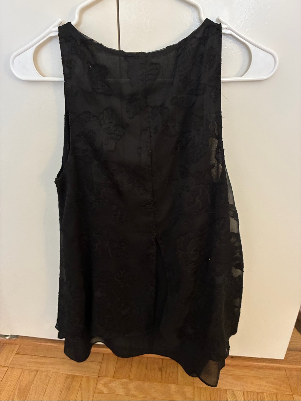 NWOT! BCBGeneration Black Floral V-Neck Blouse - Picture 4 of 4